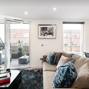 Apartment Premier 3 Bed Lux - Sleeps 8, London