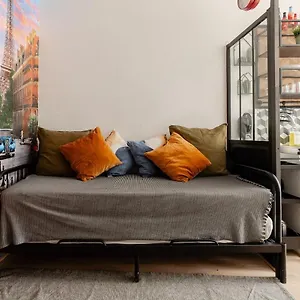 https://studiometro-7-cadet-quartier-faubourg-montmartre.fr-paris.fr