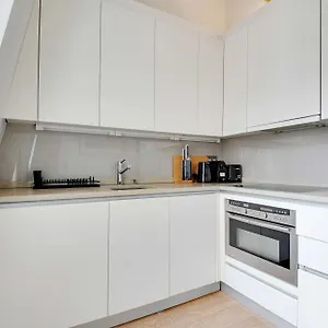 https://cosy-1ch5p-trocadro-klber-iii-apartment.fr-paris.fr
